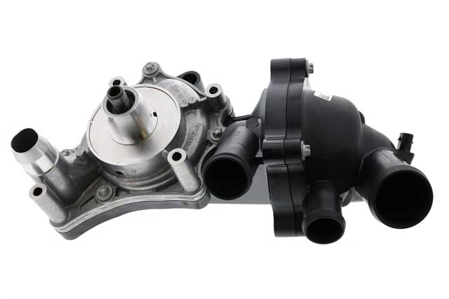 BMW Water Pump and Thermostat Assembly | 1996-2007 079121013T