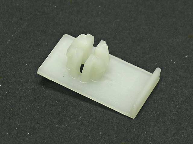 Mercedes-Benz Window Regulator Clip | 1998-2005 1639880578