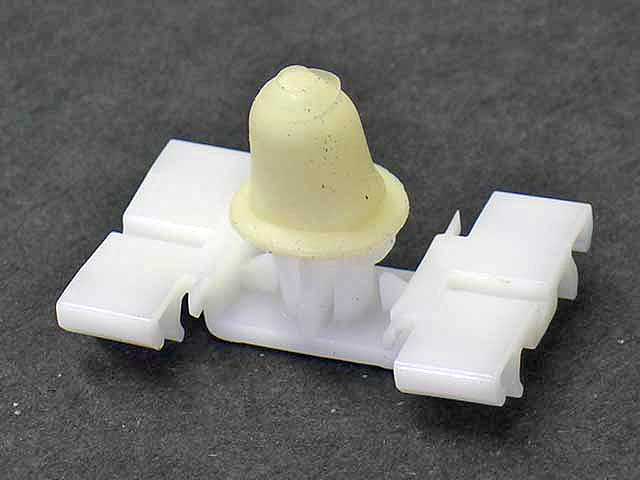 BMW Moulding Clip | 1992-2006 51131960054
