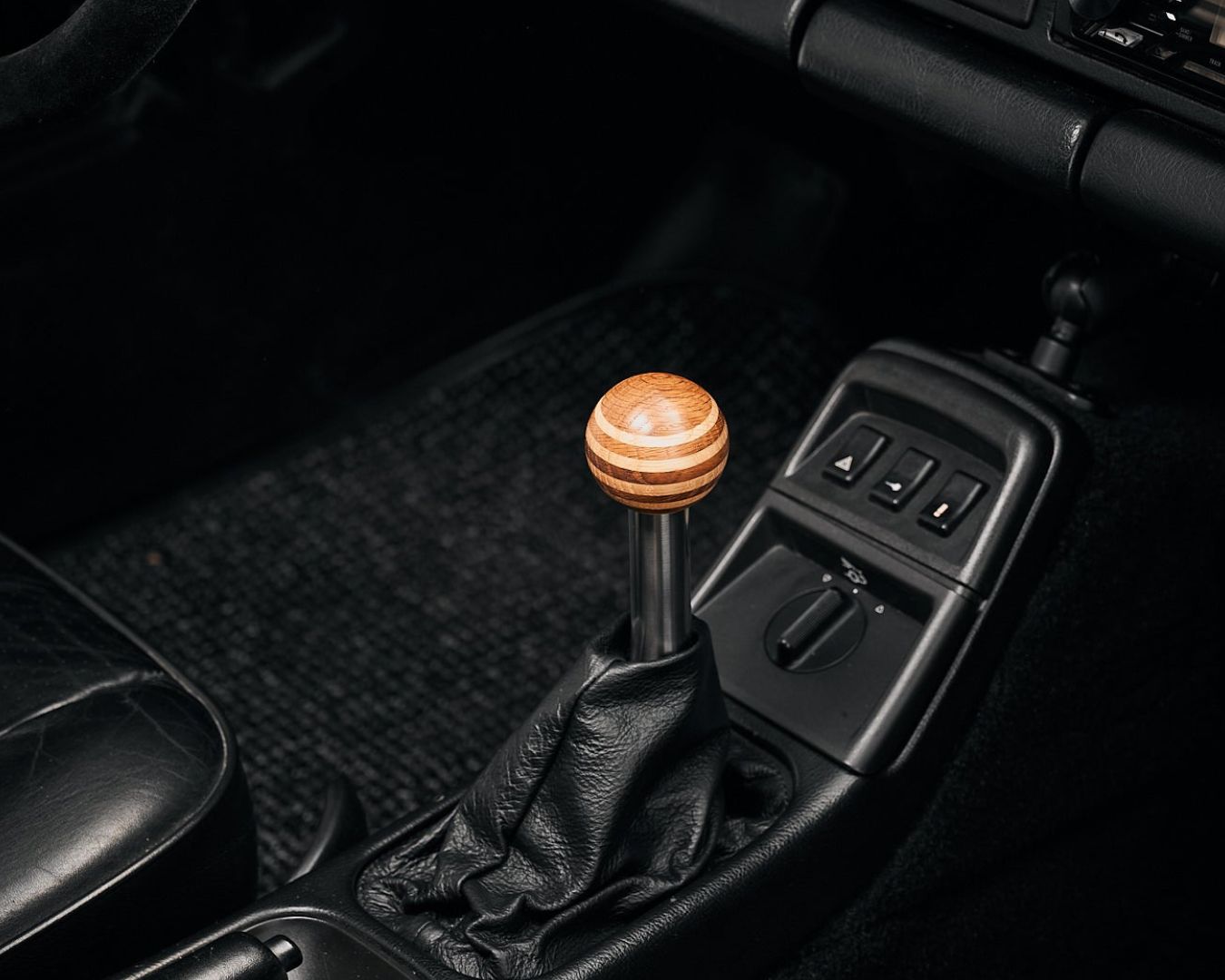 Antique Oak Tribute Shifter Knob - Silver Anodised