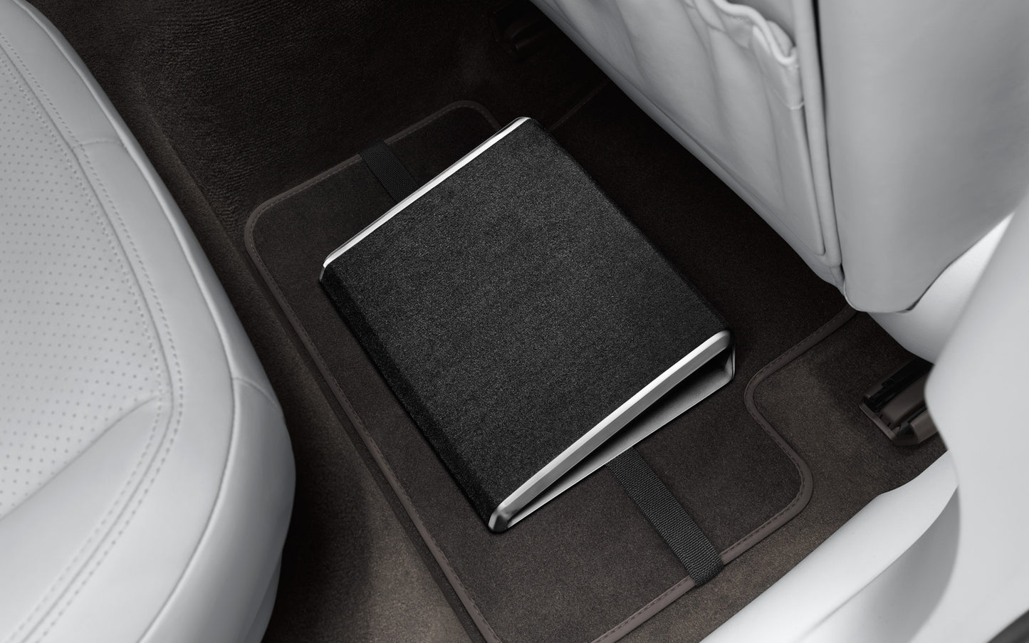 Porsche Footrest In Rear - 97004480280DK4 - Cayenne - Macan - Panamera 97004480280DK4
