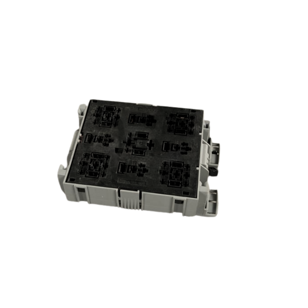 Relay Carrier Plate - Right - Cayenne | 2011-2018