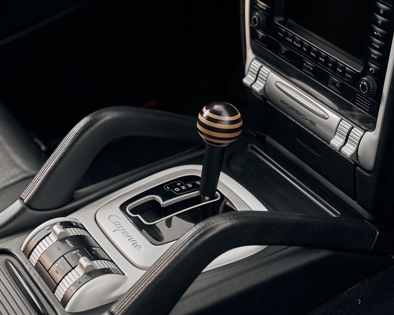 Wenge - Oak Tiptronic Tribute Shifter Knob - Cayenne | 2003-2010