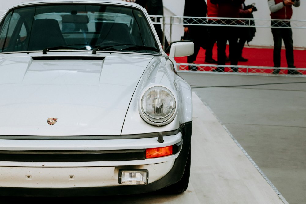 Porsche 964: An Extensive Overview Of This Classic Model