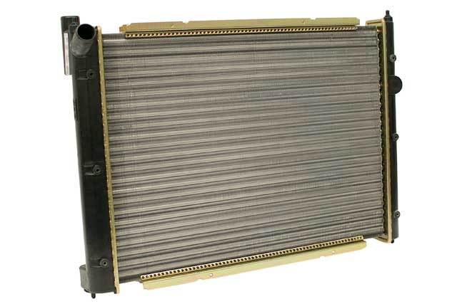 BMW Radiator | 1995-1997 068121253E