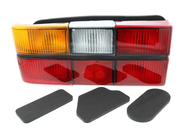 Mercedes-Benz Taillight (Black Trim) | 2004-2006 1372449