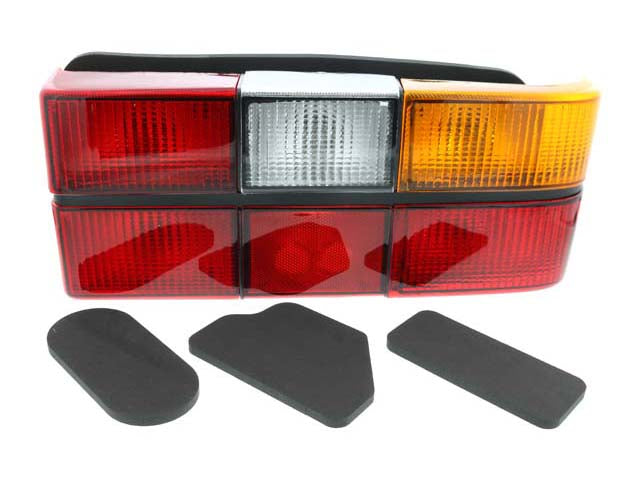 Mercedes-Benz Taillight (Black Trim) | 2004-2006 1372450