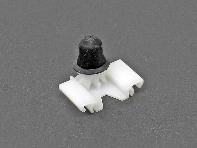 BMW Moulding Clip White | 1995-2003 51138183102