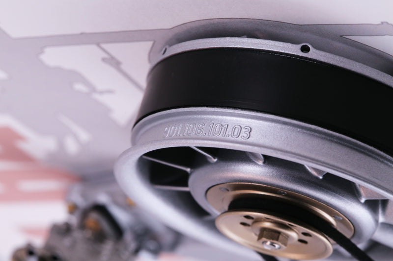 Engine 911 Model Cutaway Porsche Art Box Framed - 1:4 Scale