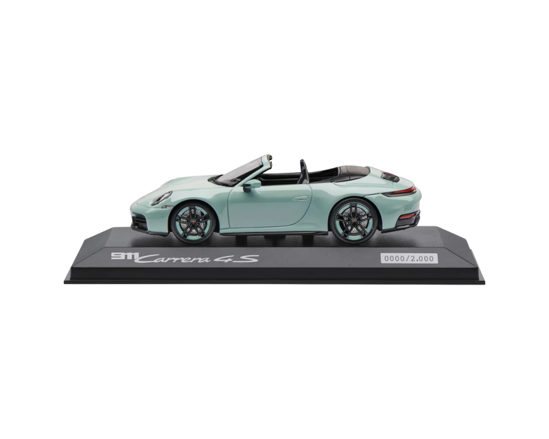 Porsche 911 Carrera 4S Cabriolet Collector Model Car - Scale 1:43