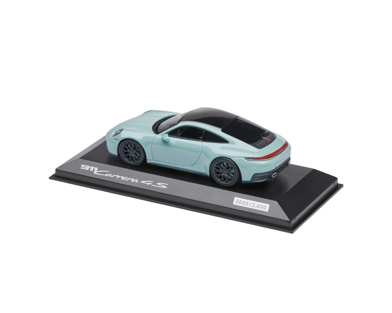 Porsche 911 Carrera 4S Collector Model Car - Scale 1:43
