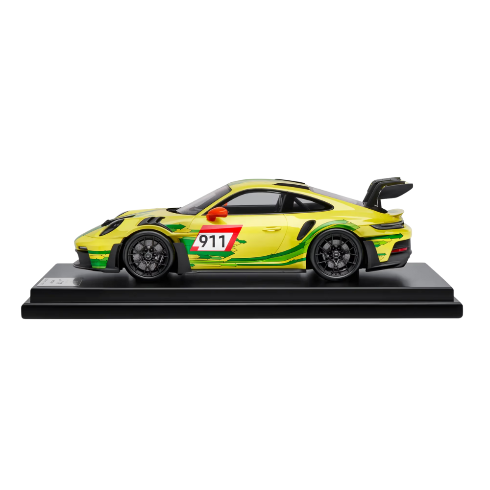 Porsche 911 GT3 RS 992 Collectors Model Car - Scale 1:12