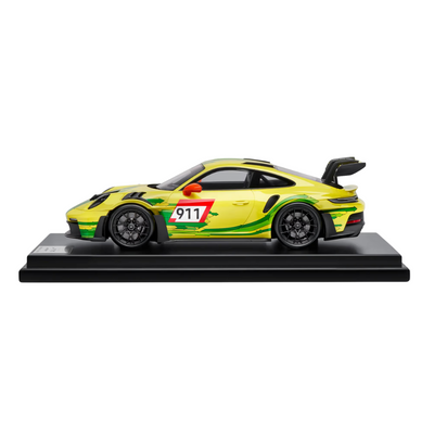 Porsche 911 GT3 RS 992 Collectors Model Car - Scale 1:12