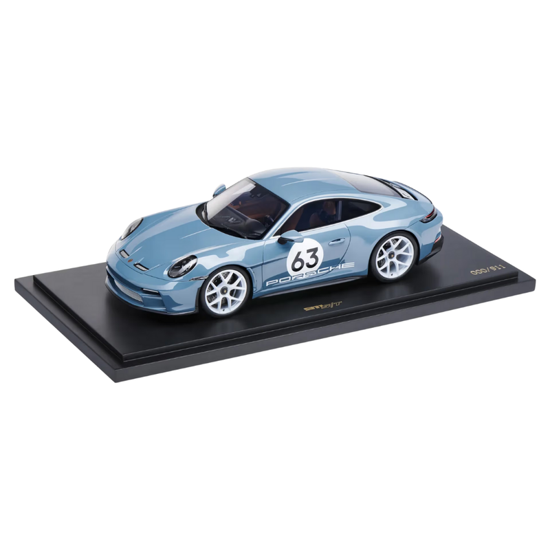 Porsche 911 S/T 992 Limited Edition Collectors Model - Scale 1:18