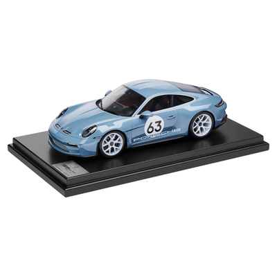 Porsche 911 S/T 992 Resin Collectors Model Car - Scale 1:12