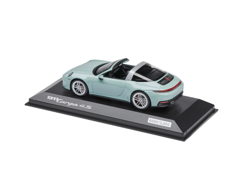 Porsche 911 Targa 4S Collector Model Car - Scale 1:43