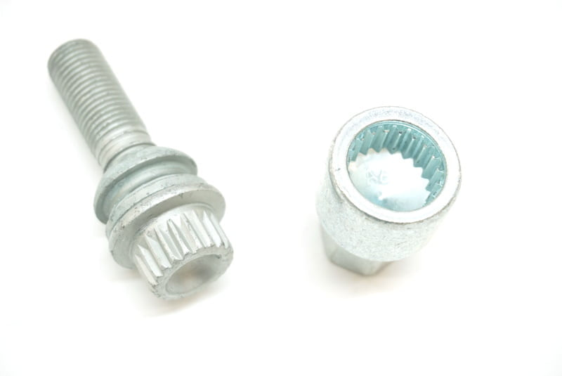 Porsche Anti Theft Wheel Stud & Adapter Set - Cayenne | 2003-2010