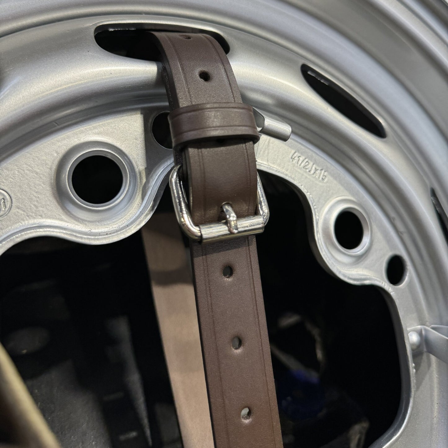 Porsche Leather Strap For Spare Wheel - Brown - 356 50-65 1689811300