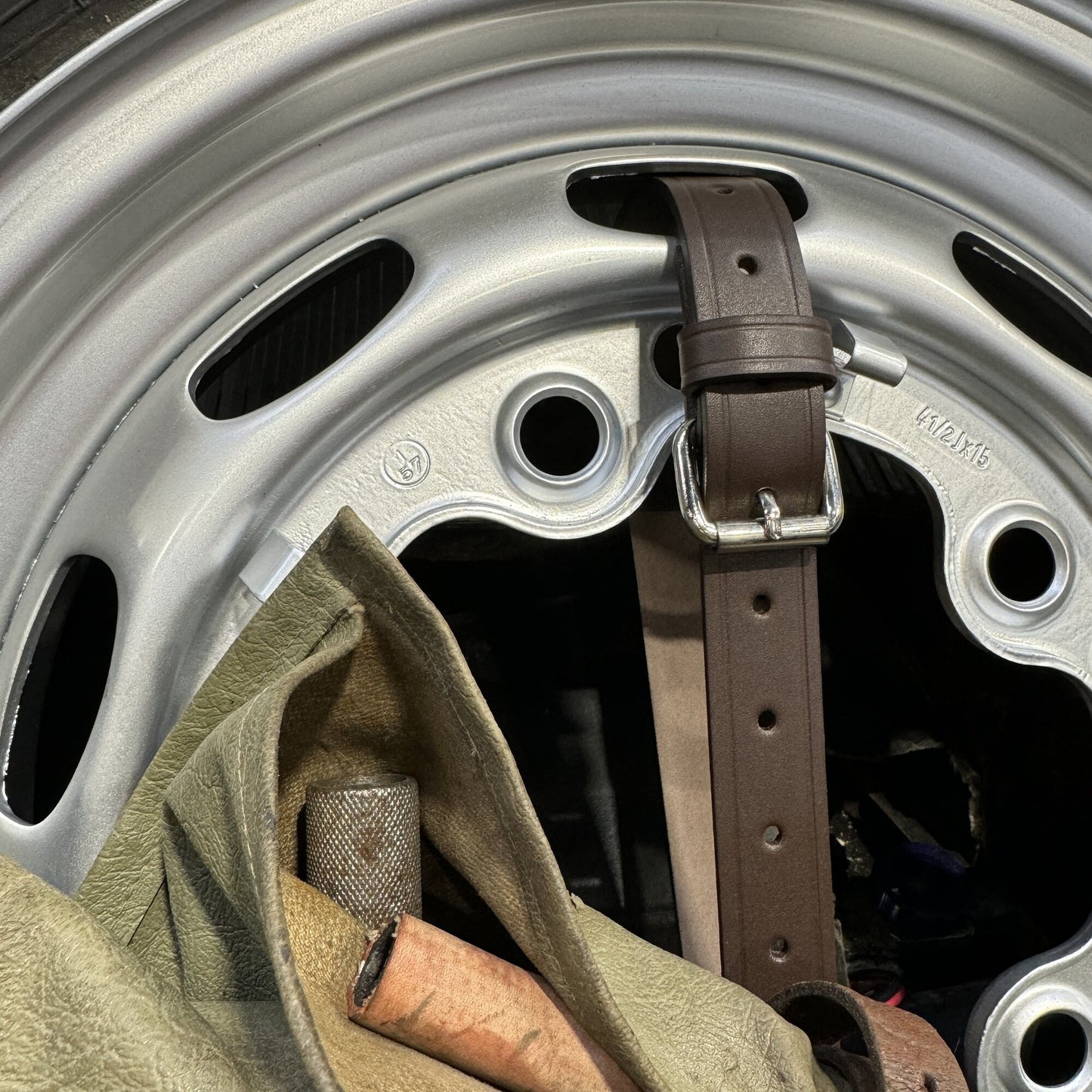 Porsche Leather Strap For Spare Wheel - Brown - 356 50-65 1689811300