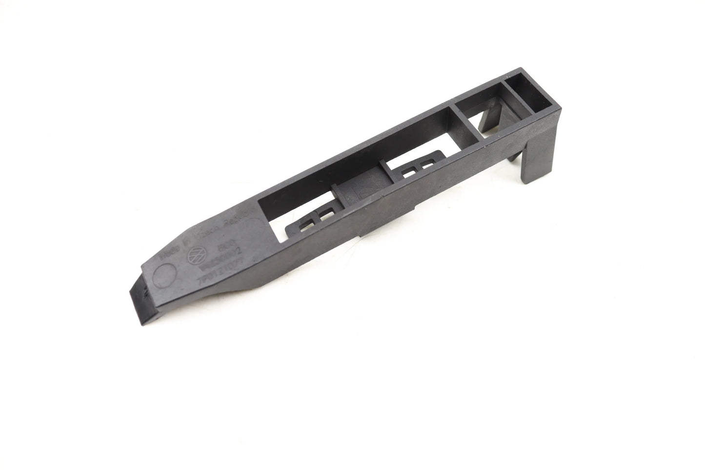 Radiator Mount Bracket - Cayenne | 2011-2014
