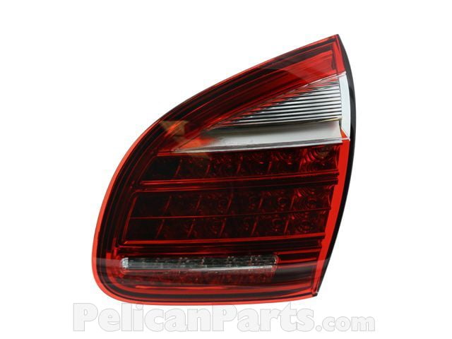 Rear Right Tail Light Assembly - Cayenne | 2011-2014