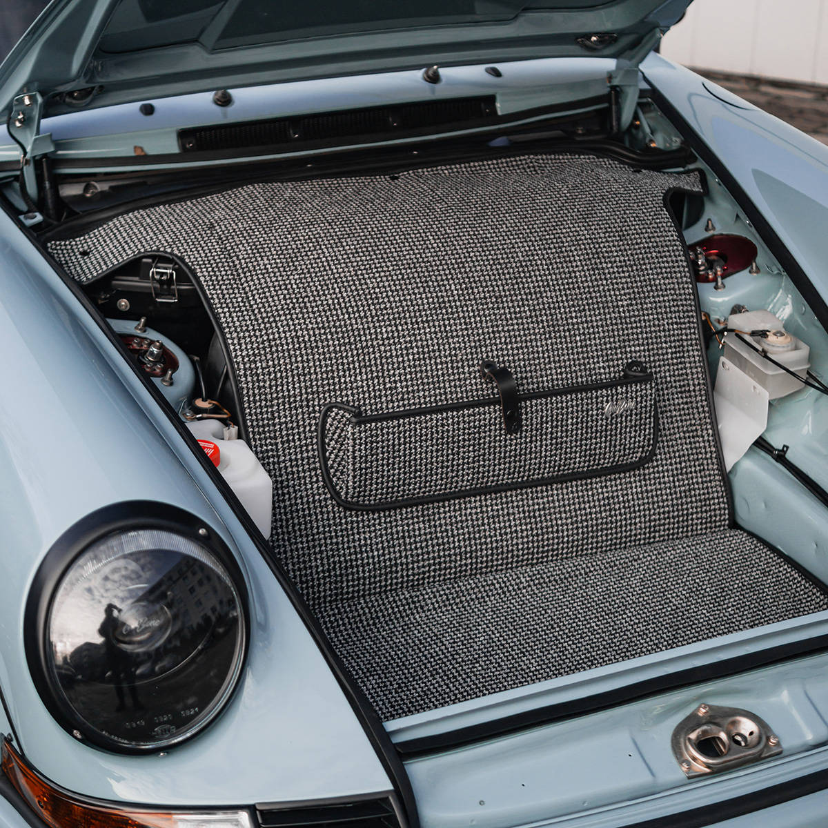 Houndstooth Trunk Mat, 911 (65-98), Macan (14-24)