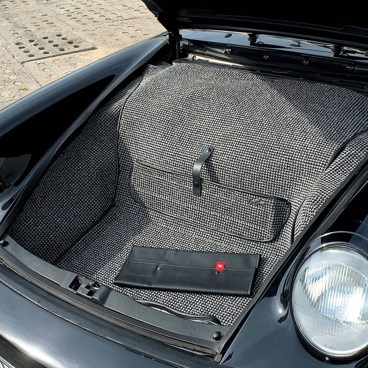 Houndstooth Trunk Mat, 911 (65-98), Macan (14-24)