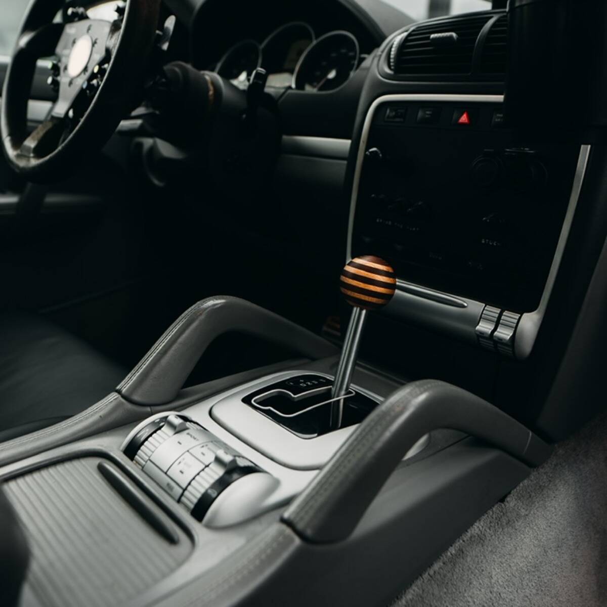 Shifter kit, Cayenne (03-10)