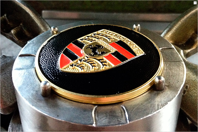 Porsche Center Cap - Black with Crest - Ring Clip - 74-89 SOW-911-038-11